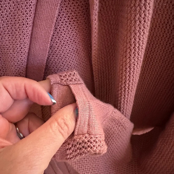 Lululemon Still Movement Wrap
Heathered Quicksand - Picture 8 of 11